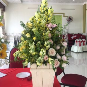 Hoa để bàn tại Đám Cưới 3 thanh hoa hoa tươi